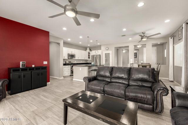 510 W CUCUMBER TREE Avenue, San Tan Valley, AZ 85140