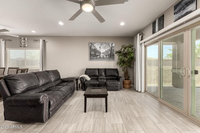 510 W CUCUMBER TREE Avenue, San Tan Valley, AZ 85140