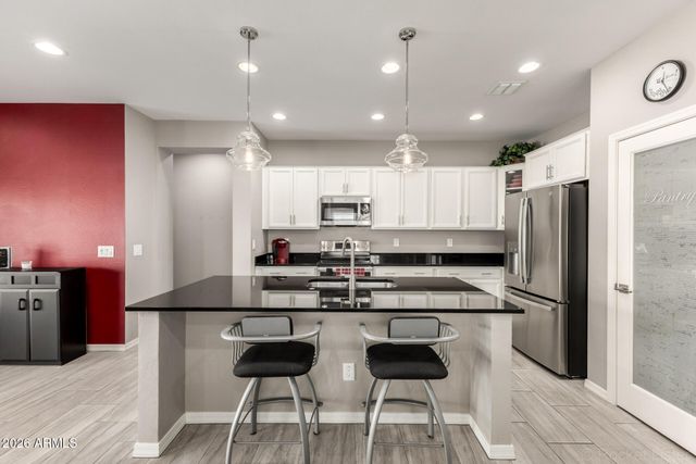 510 W CUCUMBER TREE Avenue, San Tan Valley, AZ 85140