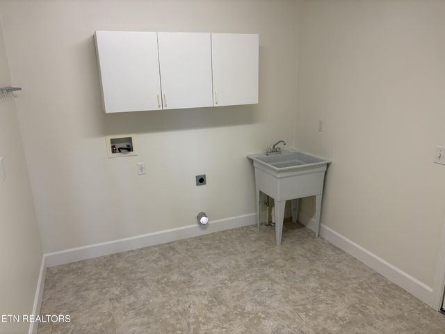 1032 Kendall Smith Rd, Pikeville, TN 37367