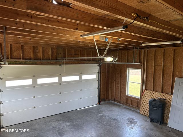 1032 Kendall Smith Rd, Pikeville, TN 37367