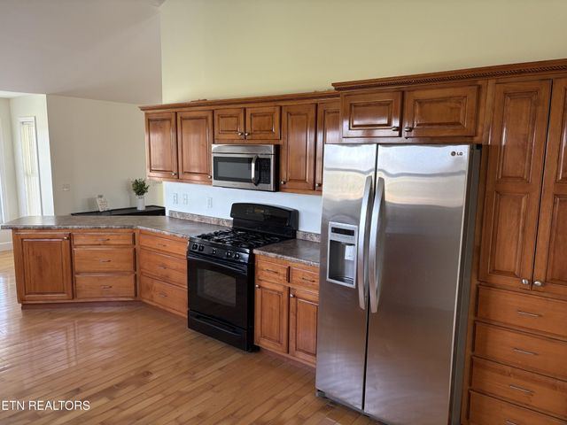 1032 Kendall Smith Rd, Pikeville, TN 37367