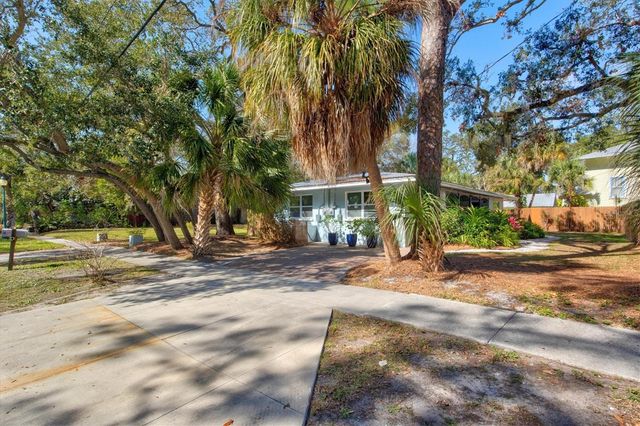 1751 6TH STREET, Sarasota, FL 34236