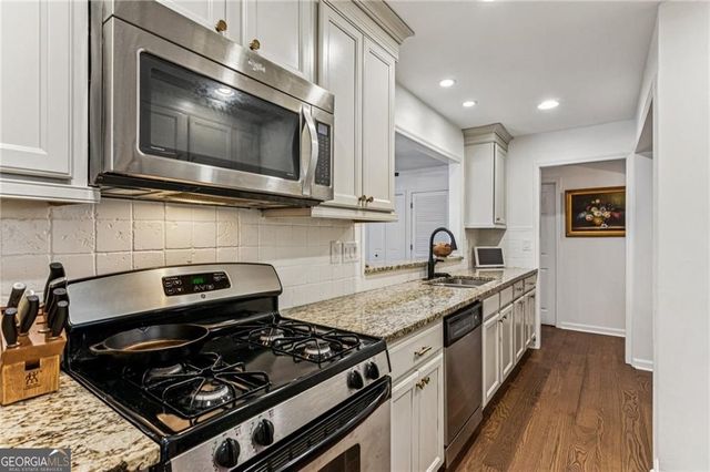 115 Great Oaks Lane, Roswell, GA 30075