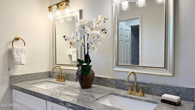 3517 E EL MORO Avenue, Mesa, AZ 85204