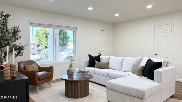 3517 E EL MORO Avenue, Mesa, AZ 85204
