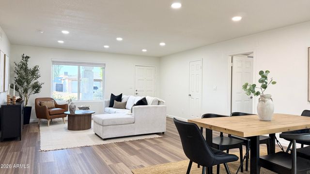 3517 E EL MORO Avenue, Mesa, AZ 85204
