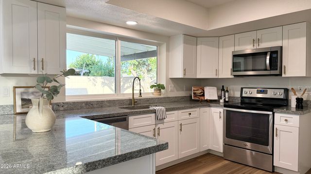 3517 E EL MORO Avenue, Mesa, AZ 85204