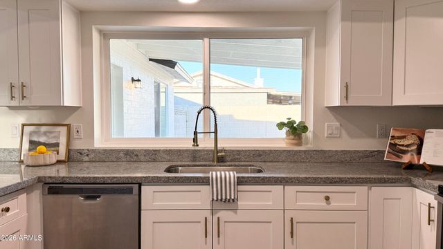3517 E EL MORO Avenue, Mesa, AZ 85204
