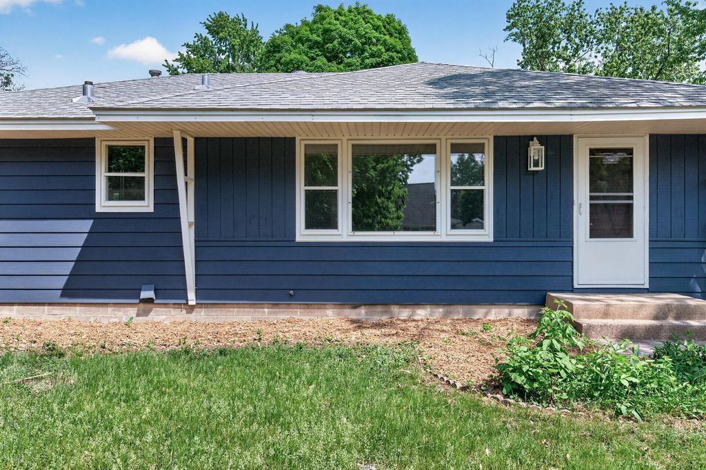 11241 Norway Street NW, Coon Rapids, MN 55448