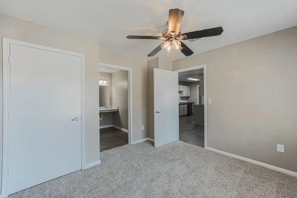11111 W Montgomery Road 423, Houston, TX 77088