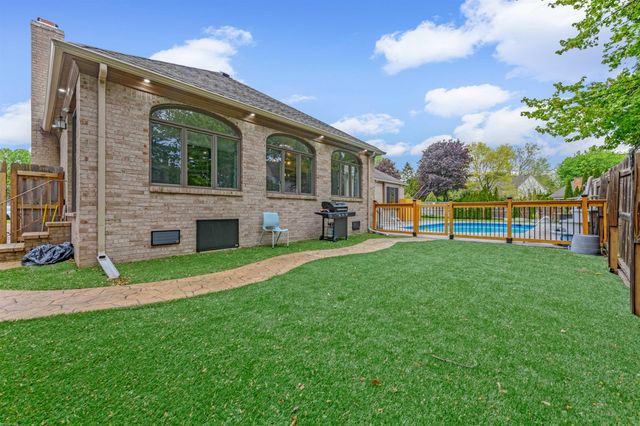 13825 Woodsett Court, Shelby Twp, MI 48315
