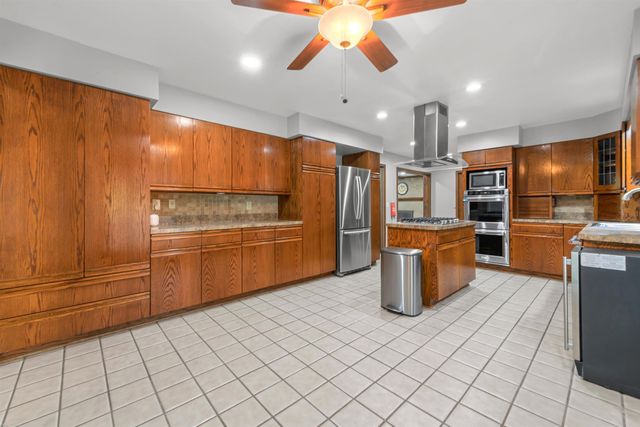 13825 Woodsett Court, Shelby Twp, MI 48315