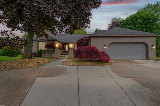 13825 Woodsett Court, Shelby Twp, MI 48315
