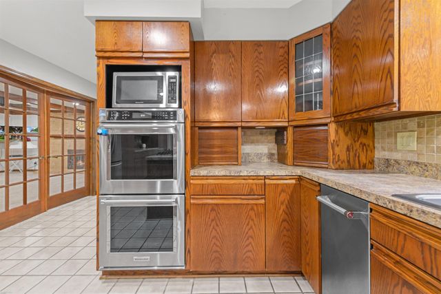 13825 Woodsett Court, Shelby Twp, MI 48315
