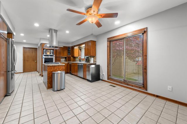 13825 Woodsett Court, Shelby Twp, MI 48315
