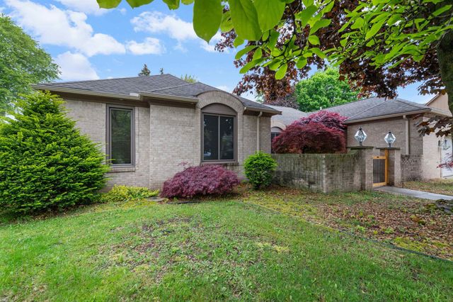13825 Woodsett Court, Shelby Twp, MI 48315