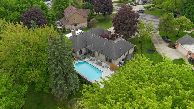 13825 Woodsett Court, Shelby Twp, MI 48315