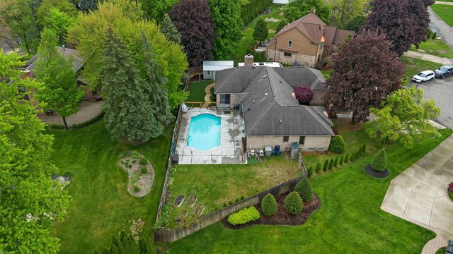 13825 Woodsett Court, Shelby Twp, MI 48315