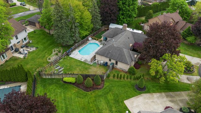 13825 Woodsett Court, Shelby Twp, MI 48315