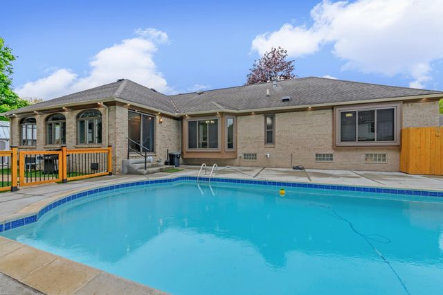 13825 Woodsett Court, Shelby Twp, MI 48315