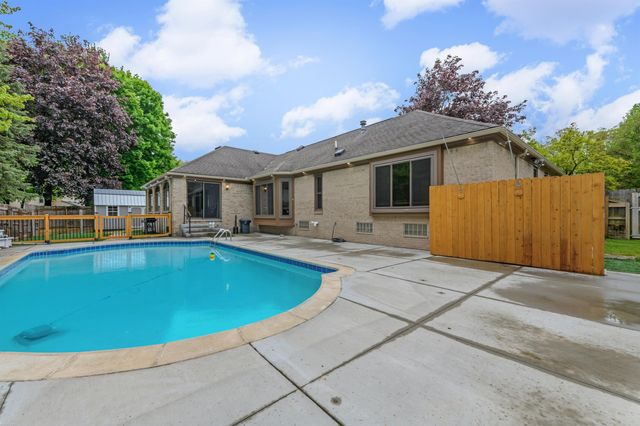 13825 Woodsett Court, Shelby Twp, MI 48315