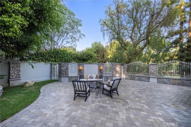 10761 Crawford Canyon, North Tustin, CA 92705