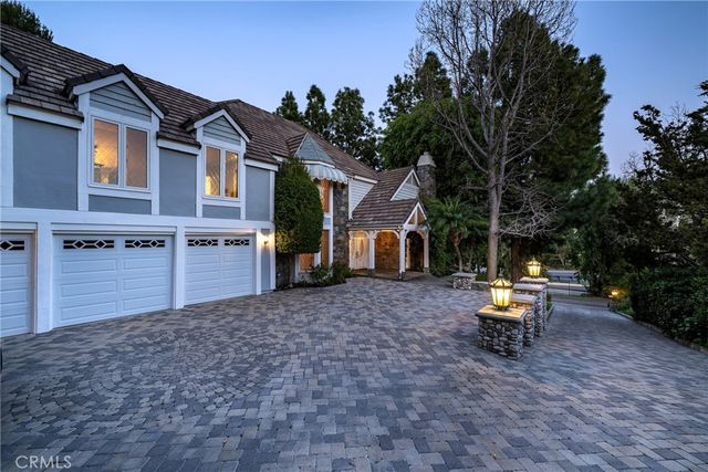 10761 Crawford Canyon, North Tustin, CA 92705