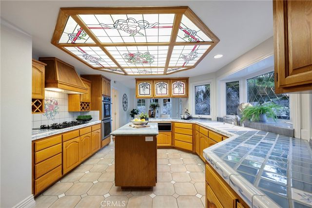 10761 Crawford Canyon, North Tustin, CA 92705