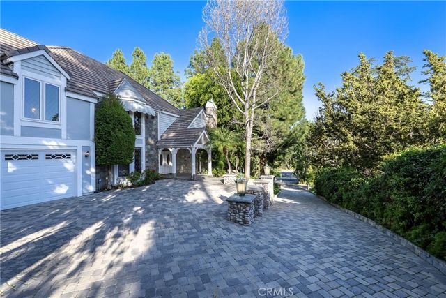 10761 Crawford Canyon, North Tustin, CA 92705