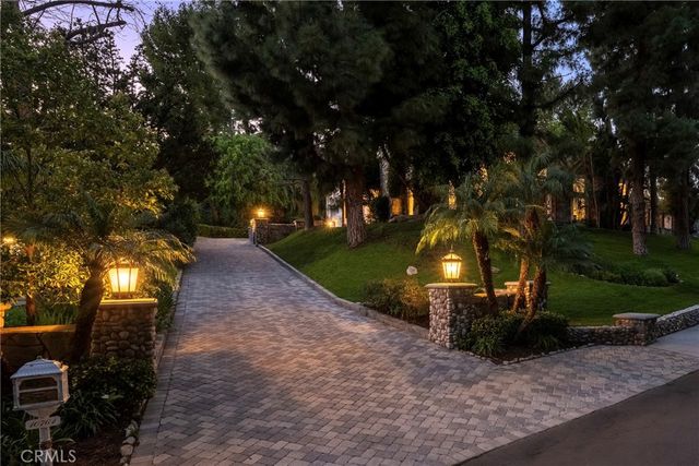 10761 Crawford Canyon, North Tustin, CA 92705