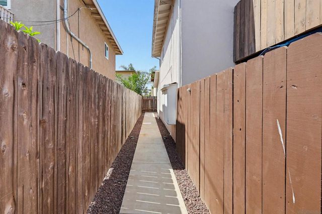 8573 79 Glenhaven St, San Diego, CA 92123