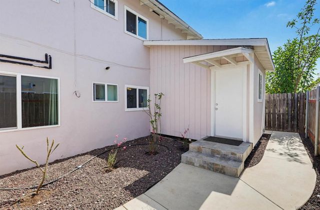 8573 79 Glenhaven St, San Diego, CA 92123