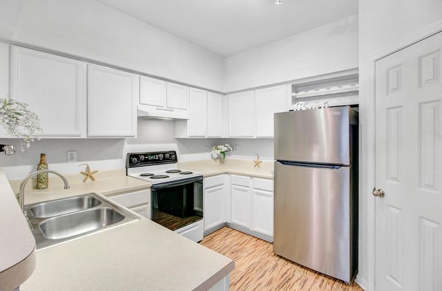 700 Daniel Ellis Drive 14103, Charleston, SC 29412