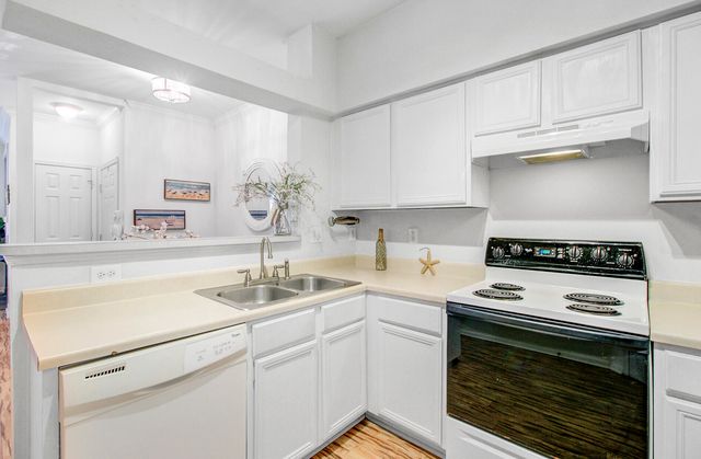 700 Daniel Ellis Drive 14103, Charleston, SC 29412