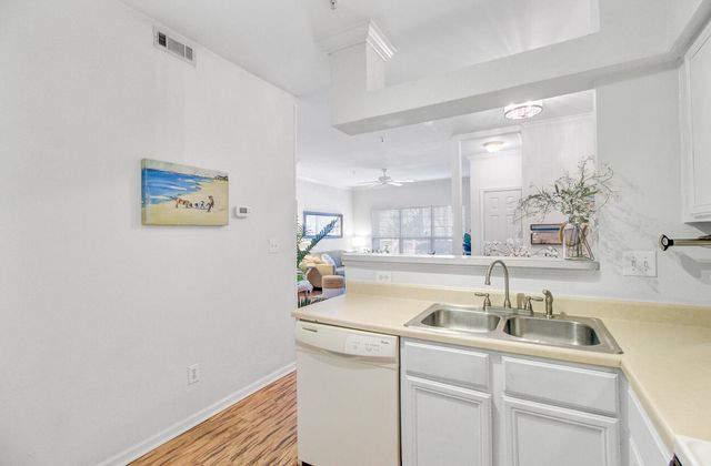 700 Daniel Ellis Drive 14103, Charleston, SC 29412