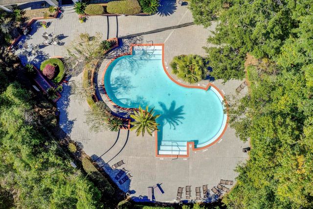 700 Daniel Ellis Drive 14103, Charleston, SC 29412