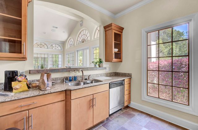 700 Daniel Ellis Drive 14103, Charleston, SC 29412