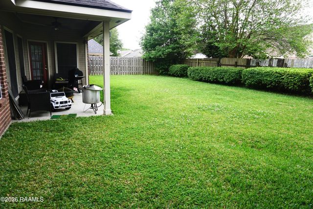 102 Doncaster Circle, Youngsville, LA 70592