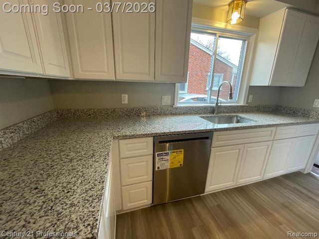 32912 Hees Street, Livonia, MI 48150