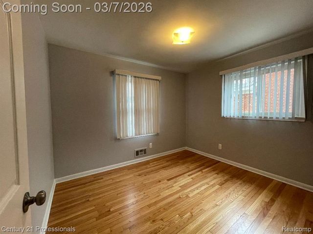 32912 Hees Street, Livonia, MI 48150