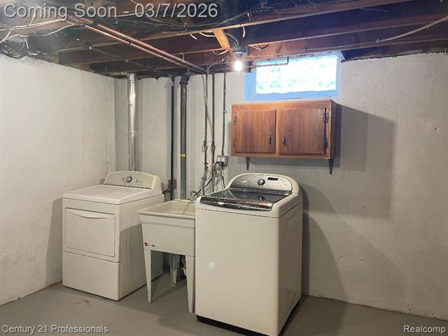 32912 Hees Street, Livonia, MI 48150