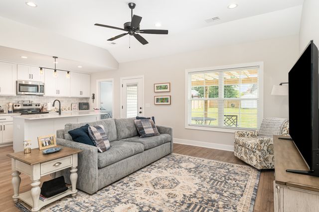 3019 Easy Goer Ln, Greenbrier, TN 37073