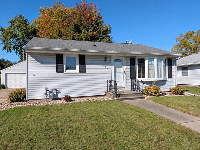 157 N LARK STREET, Oshkosh, WI 54902