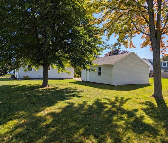 157 N LARK STREET, Oshkosh, WI 54902