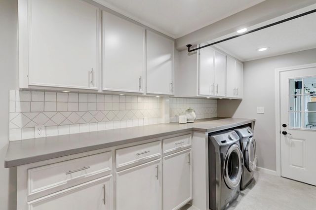 1618 Hillendahl Boulevard, Houston, TX 77055