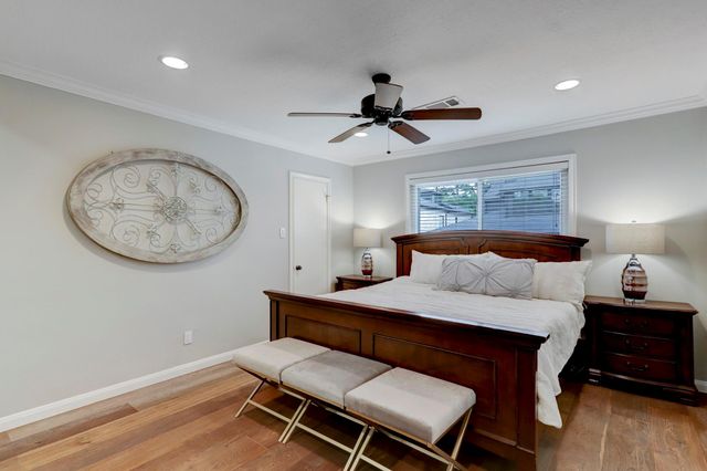 1618 Hillendahl Boulevard, Houston, TX 77055