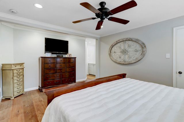 1618 Hillendahl Boulevard, Houston, TX 77055