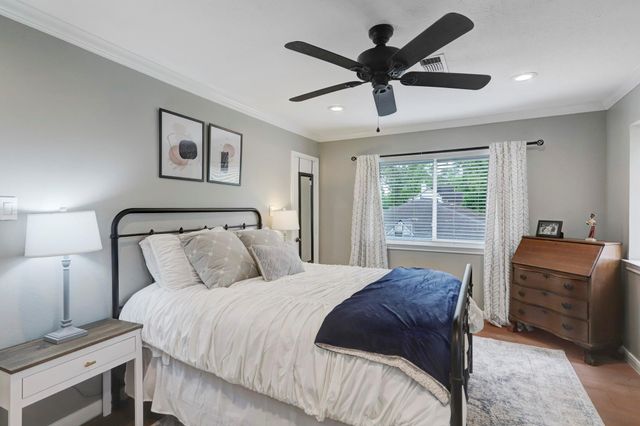 1618 Hillendahl Boulevard, Houston, TX 77055