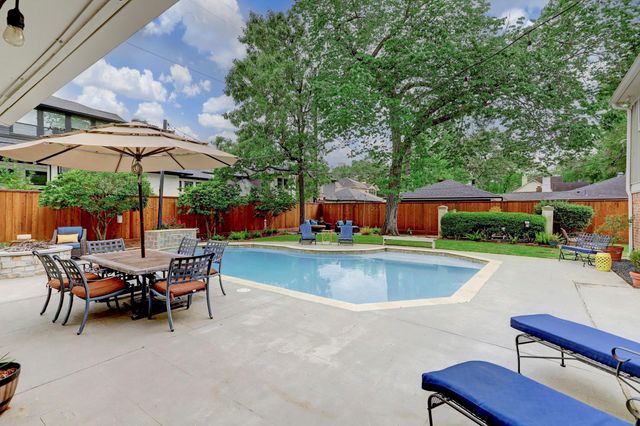 1618 Hillendahl Boulevard, Houston, TX 77055